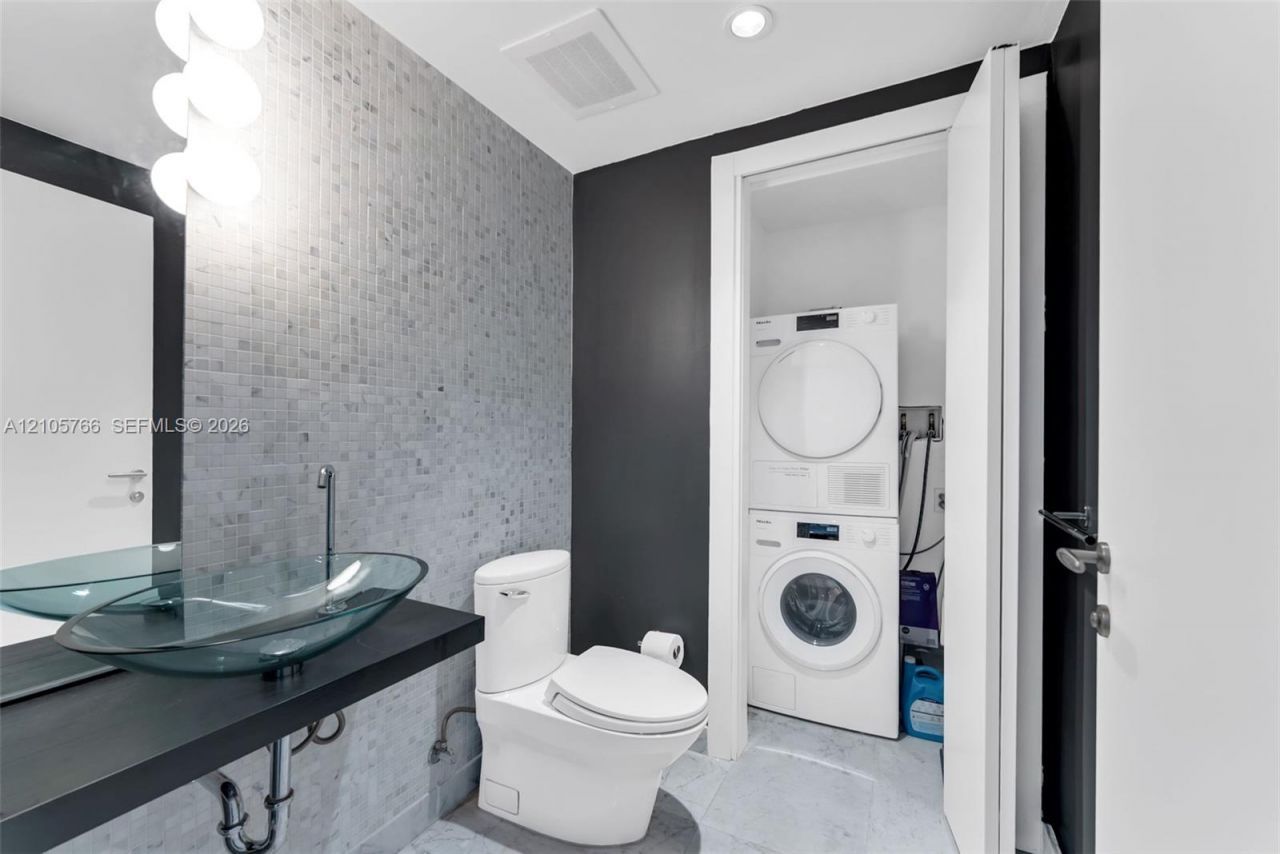 200 Biscayne Boulevard Way , Unit 4408, Miami, FL 33131 Photo