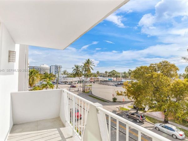 7133 Bay Dr , Unit 401, Miami Beach, FL 33141