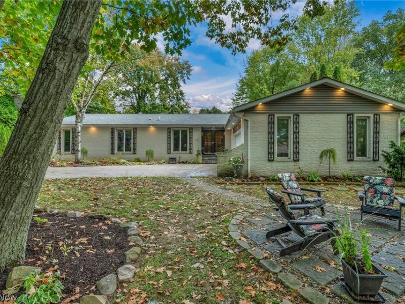513 Somerset Road, Akron, OH 44313 Photo 1