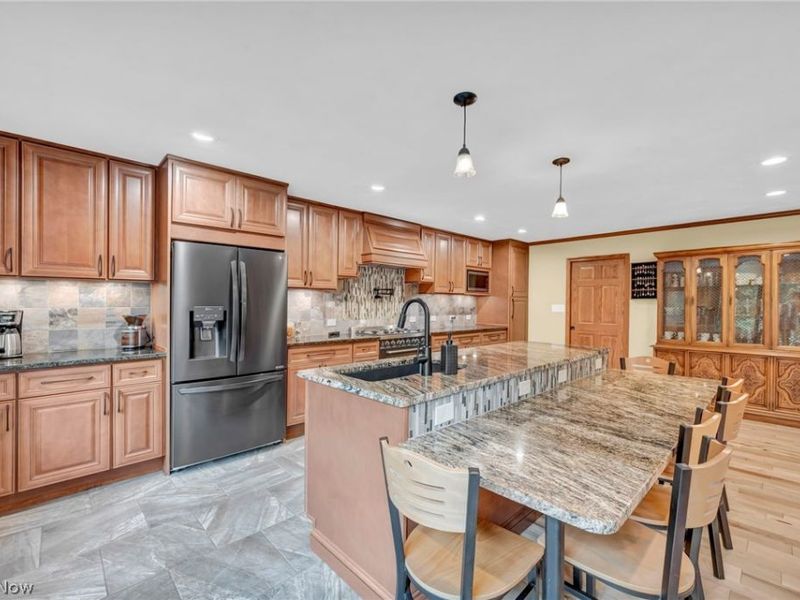 513 Somerset Road, Akron, OH 44313 Photo 17