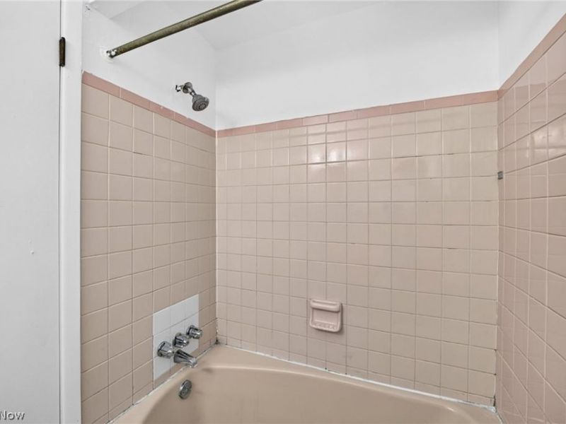 20355 Lakeshore Boulevard, Euclid, OH 44123 Photo 21