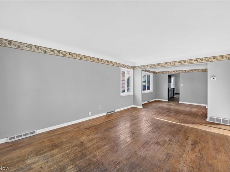 20355 Lakeshore Boulevard, Euclid, OH 44123 Photo 3