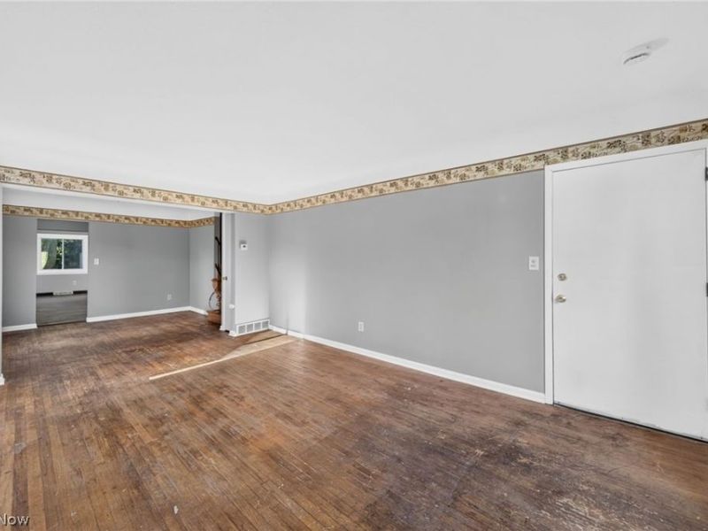 20355 Lakeshore Boulevard, Euclid, OH 44123 Photo 4