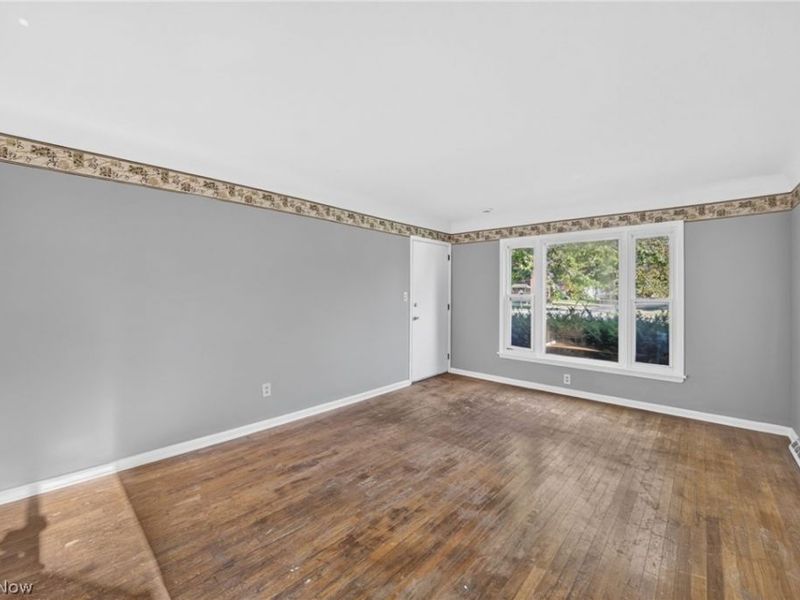 20355 Lakeshore Boulevard, Euclid, OH 44123 Photo 5