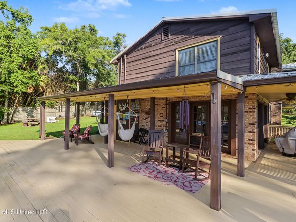 10528 Derry Lane, Ocean Springs, MS 39564