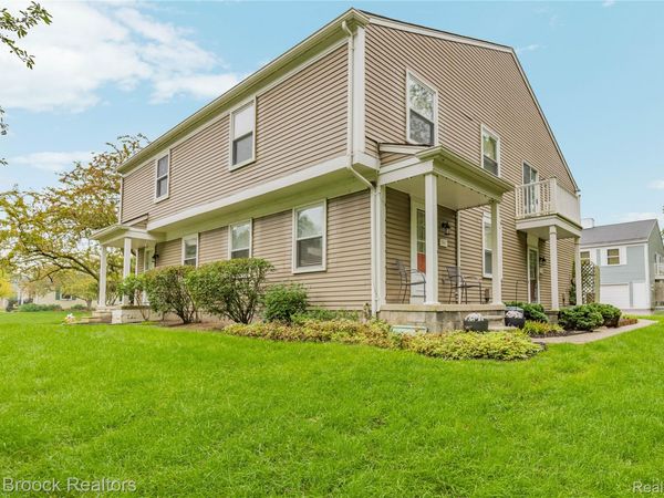 387 Neptune Drive , Walled Lake, Mi 48390