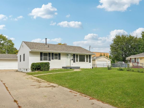 2105 Prospect Avenue, West Des Moines, IA 50265