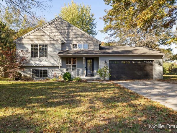 11545 Holmden Court NE, Rockford, MI 49341