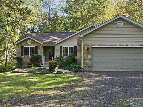102 Elm Court , Locust Grove, VA 22508