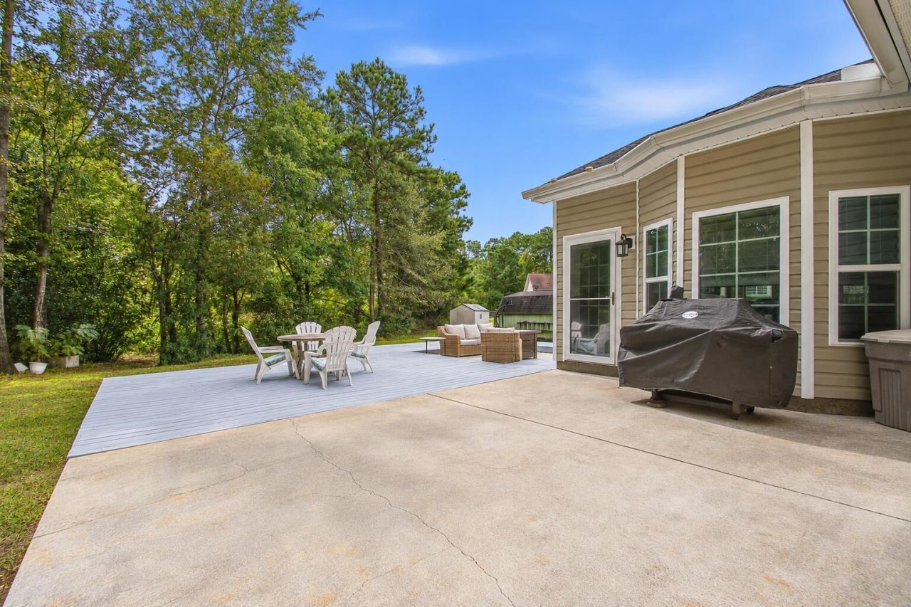 109 Resinwood Road Photo 32