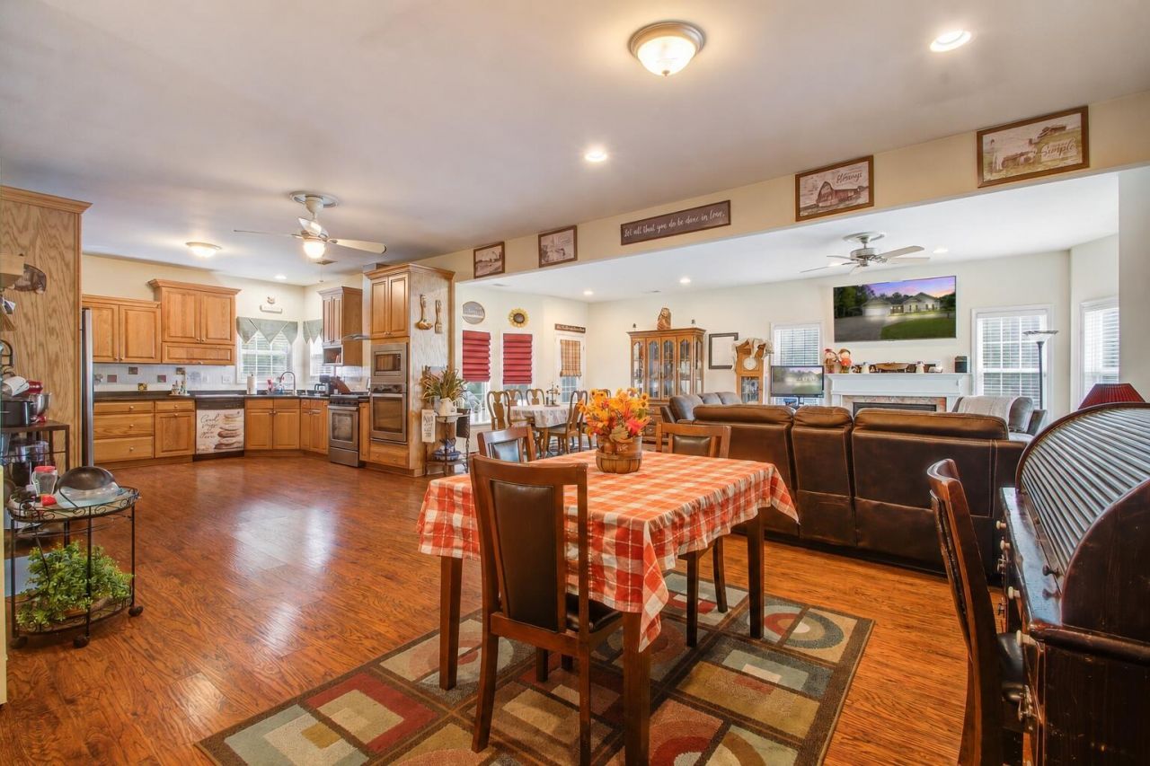 109 Resinwood Road Photo 8