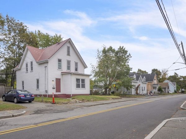 58 Clinton St, Brockton, MA 02302