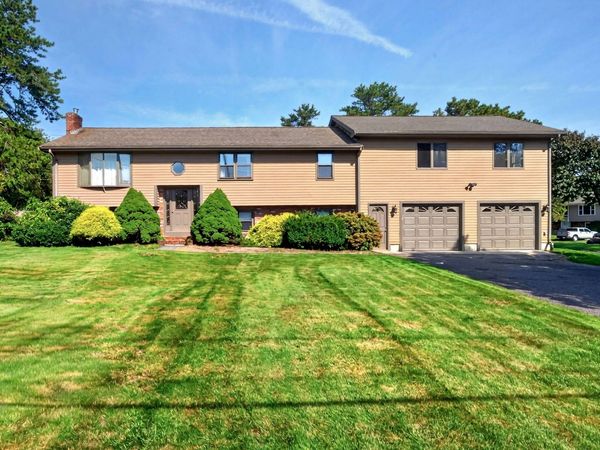94 Green Drive, North Attleboro, MA 02760