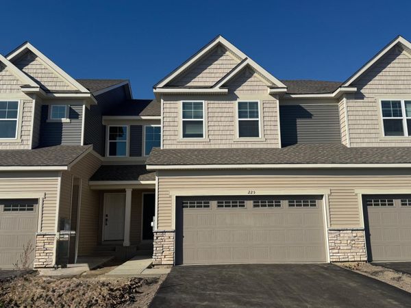 225 Huntington Drive, Waconia, MN 55387