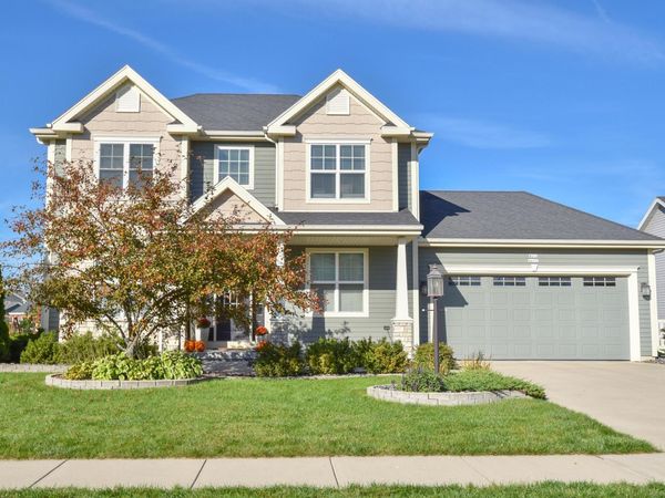 W212N6133 Legacy Trl, Menomonee Falls, WI 53051