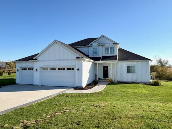 27427 Dover View Ln, Dover, WI 53185