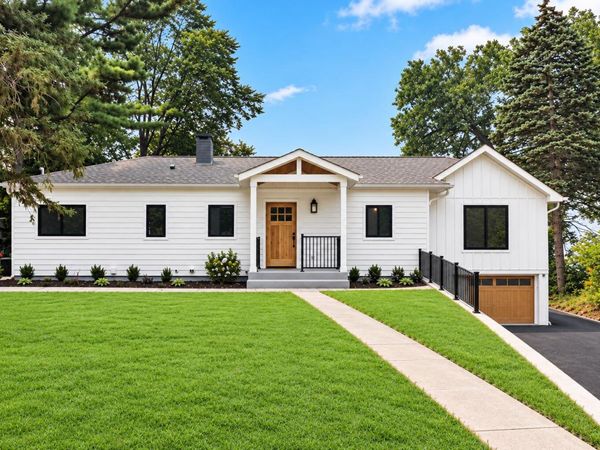 N1189 Tombeau Rd, Bloomfield, WI 53128