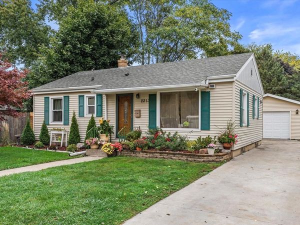 2213 Phillips AVENUE, Racine, WI 53403