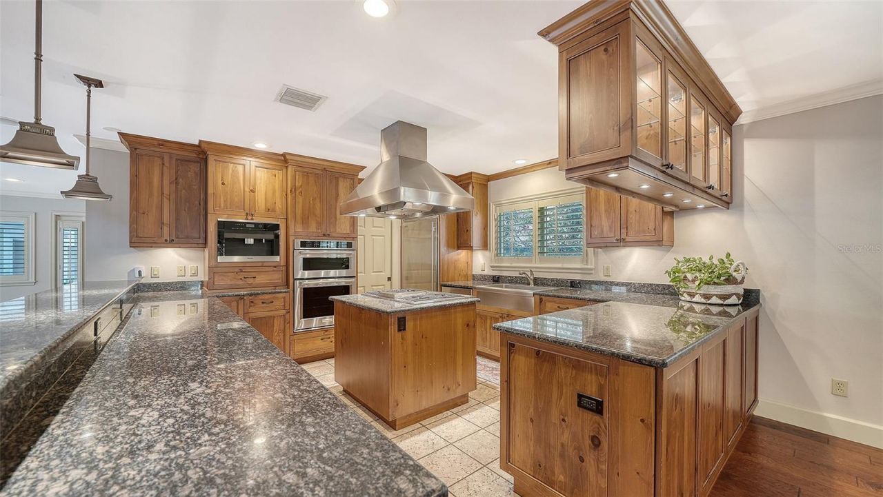 1695 Hyde Park Street, Sarasota, FL 34239 Photo