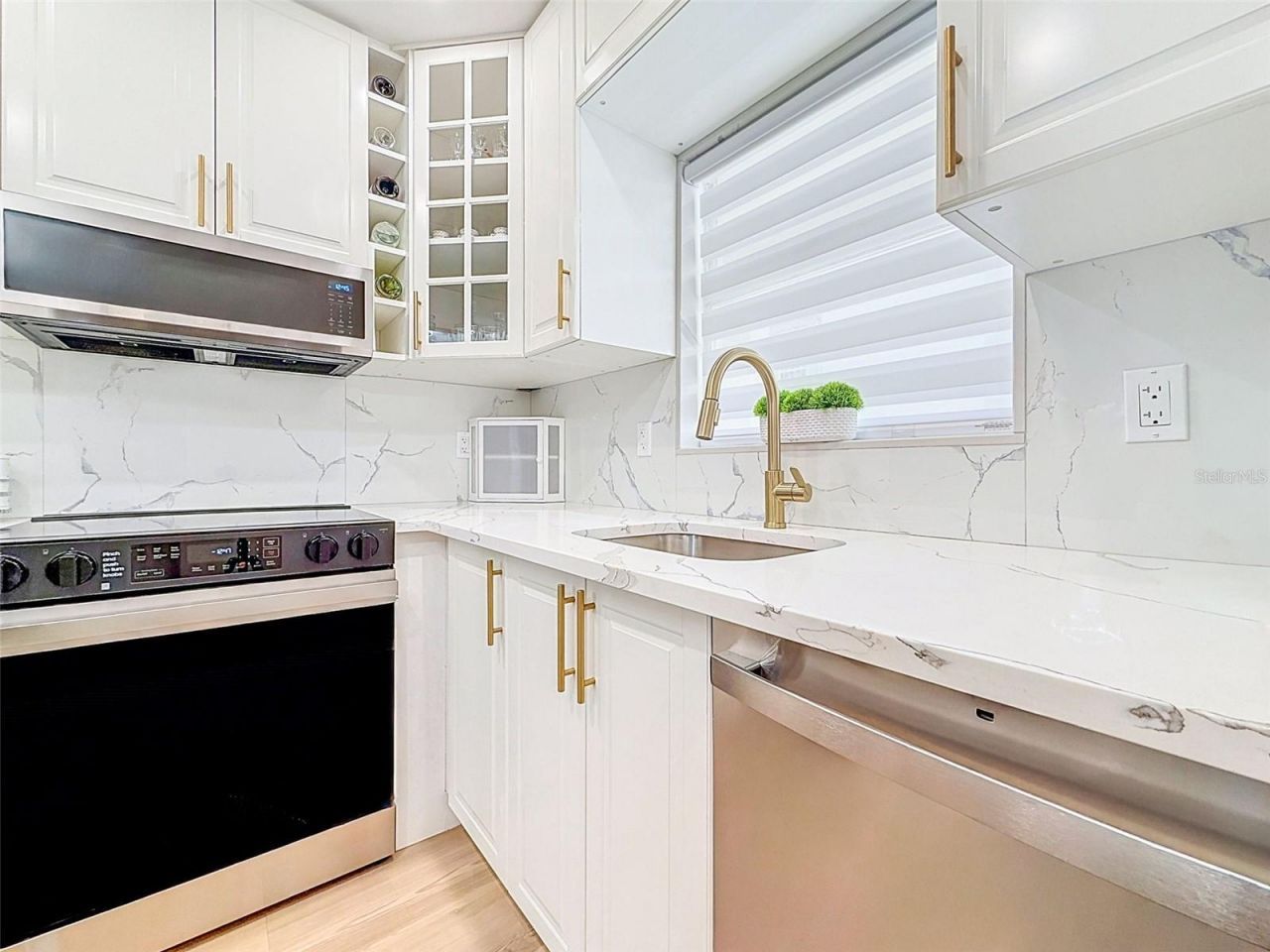 1520 Glen Oaks Drive E, Unit 244, Sarasota, FL 34232 Photo