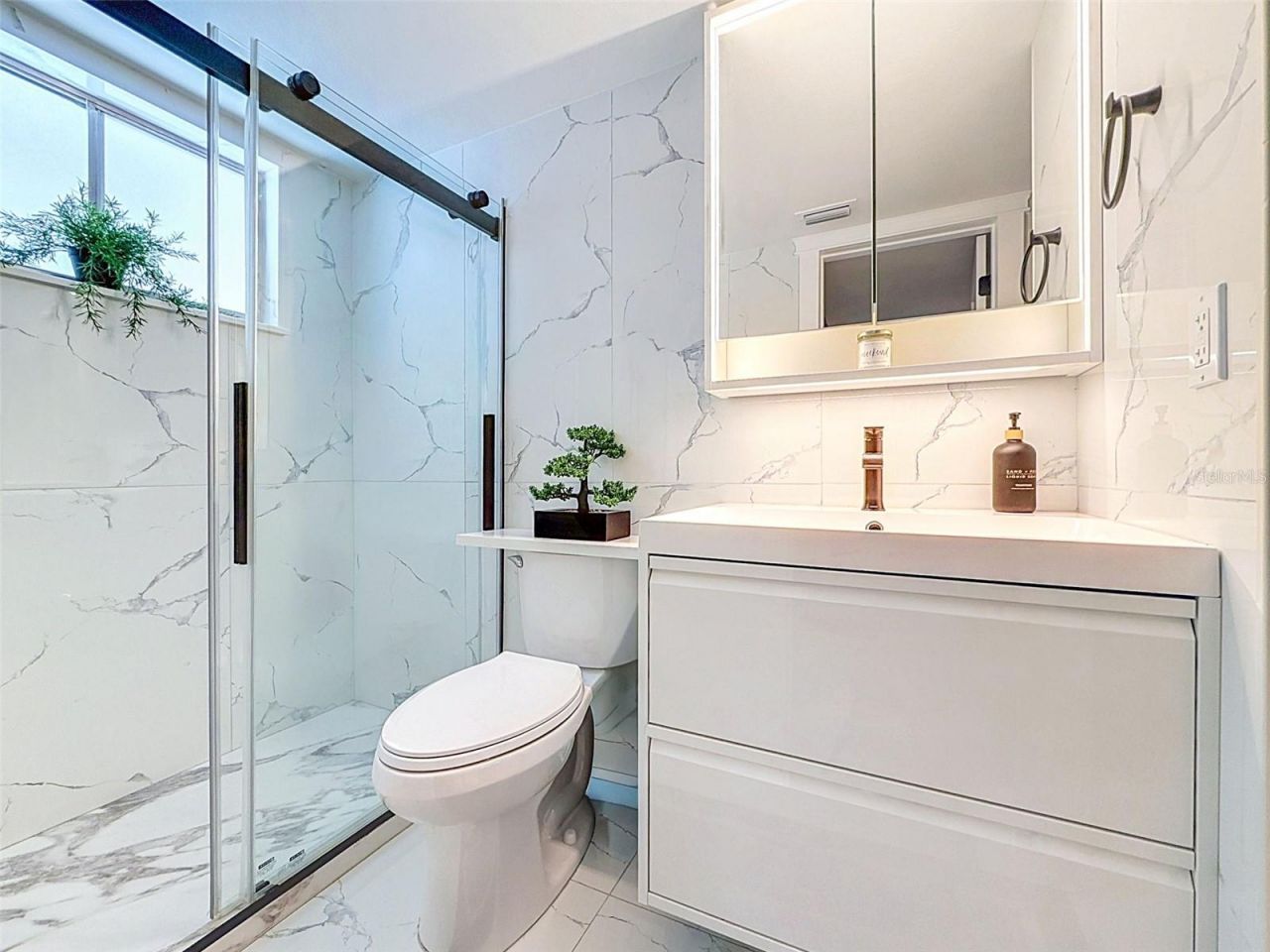 1520 Glen Oaks Drive E, Unit 244, Sarasota, FL 34232 Photo