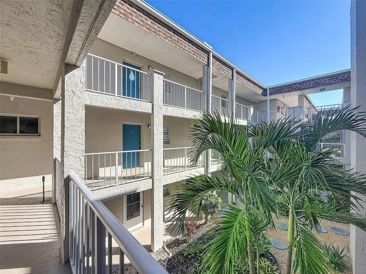 1520 Glen Oaks Drive E, Unit 244, Sarasota, FL 34232 Photo