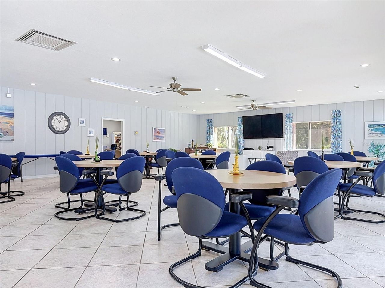 1520 Glen Oaks Drive E, Unit 244, Sarasota, FL 34232 Photo