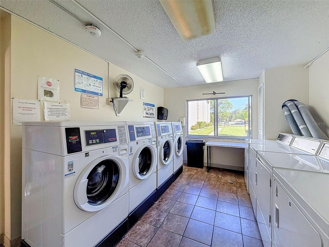 1520 Glen Oaks Drive E, Unit 244, Sarasota, FL 34232 Photo