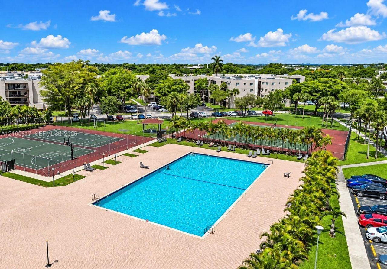 8760 SW 133rd Ave Rd , Unit 403, Miami, FL 33183 Photo