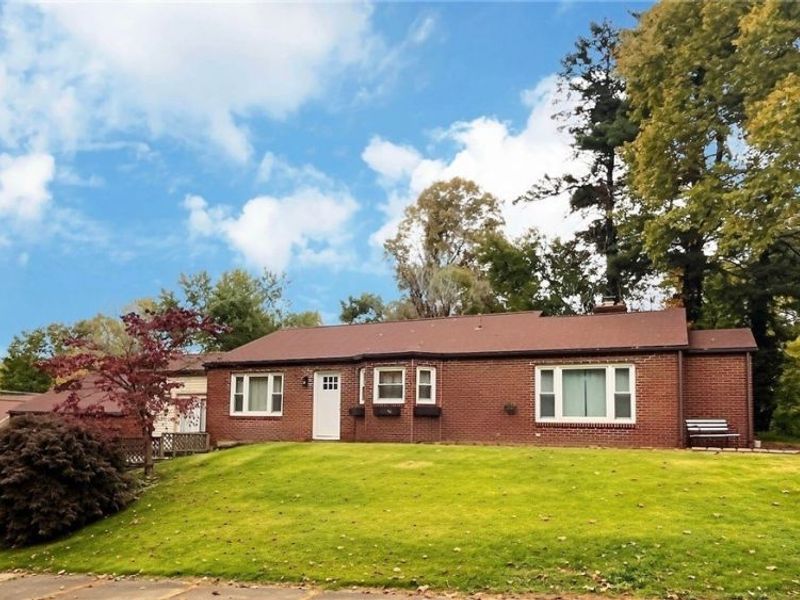 1105 Ridge Road NW, Canton, OH 44703 Photo 1