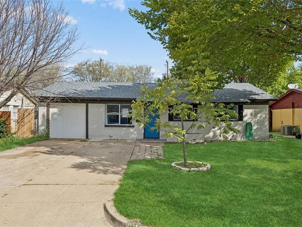 812 W Barron Avenue, Everman, TX 76140