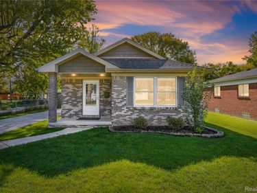 22038 Lanse Street , St Clair Shores, Mi 48081