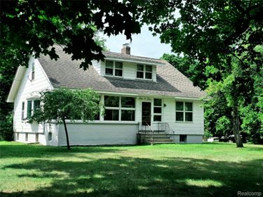 403 East Road , Holly Village, Mi 48442