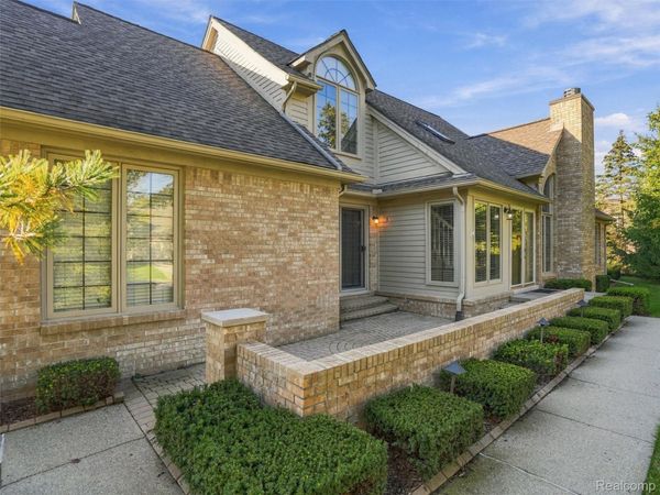 16986 Sandstone Circle , Macomb Township, Mi 48042