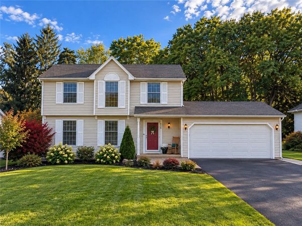 646 Hills Pond Road , Webster, NY 14580