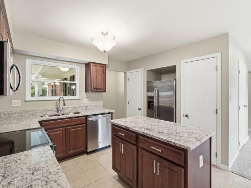 9672 Placid Drive, West Chester, OH 45241 Photo 11