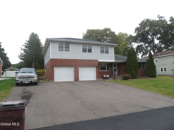 20 Ledgewood Drive, Albany, NY 12205