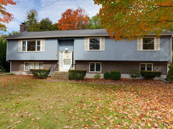 10 Roundwood Rd, Natick, MA 01760