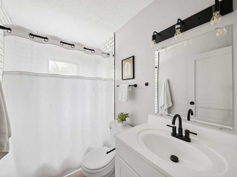 2167 Middlehurst Drive , Columbus, OH 43219 Photo 12