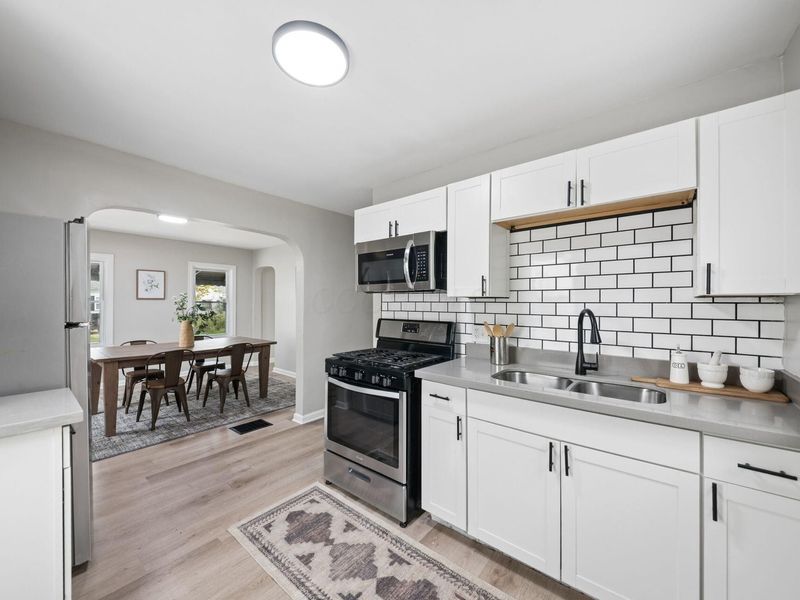 2167 Middlehurst Drive , Columbus, OH 43219 Photo 9