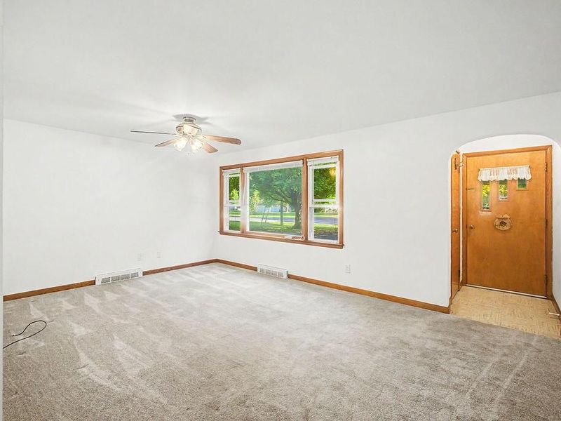 83 Mount Vernon Avenue, Fredericktown, OH 43019 Photo 13