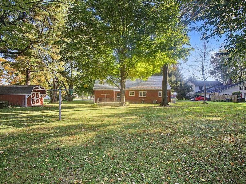 83 Mount Vernon Avenue, Fredericktown, OH 43019 Photo 5