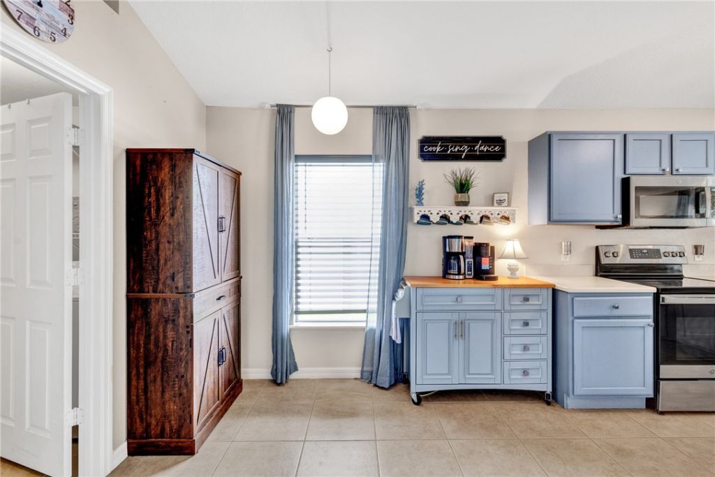 107 Morgan Circle, Sebastian, FL 32958 Photo