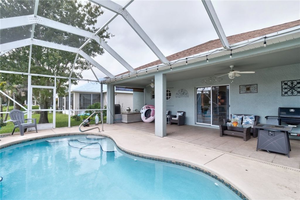 107 Morgan Circle, Sebastian, FL 32958 Photo
