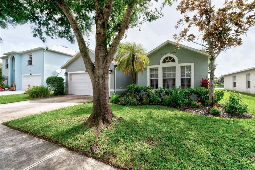 107 Morgan Circle, Sebastian, FL 32958 Photo