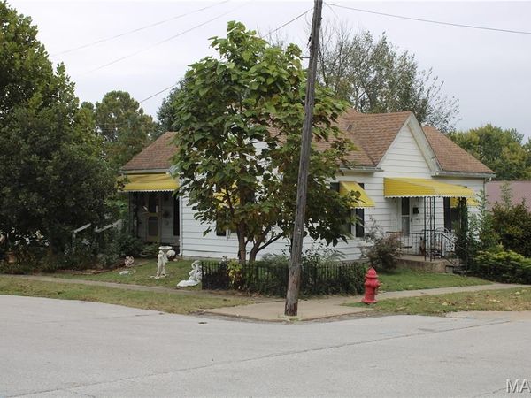 202 E. Caldwell St, Paris, MO 65275
