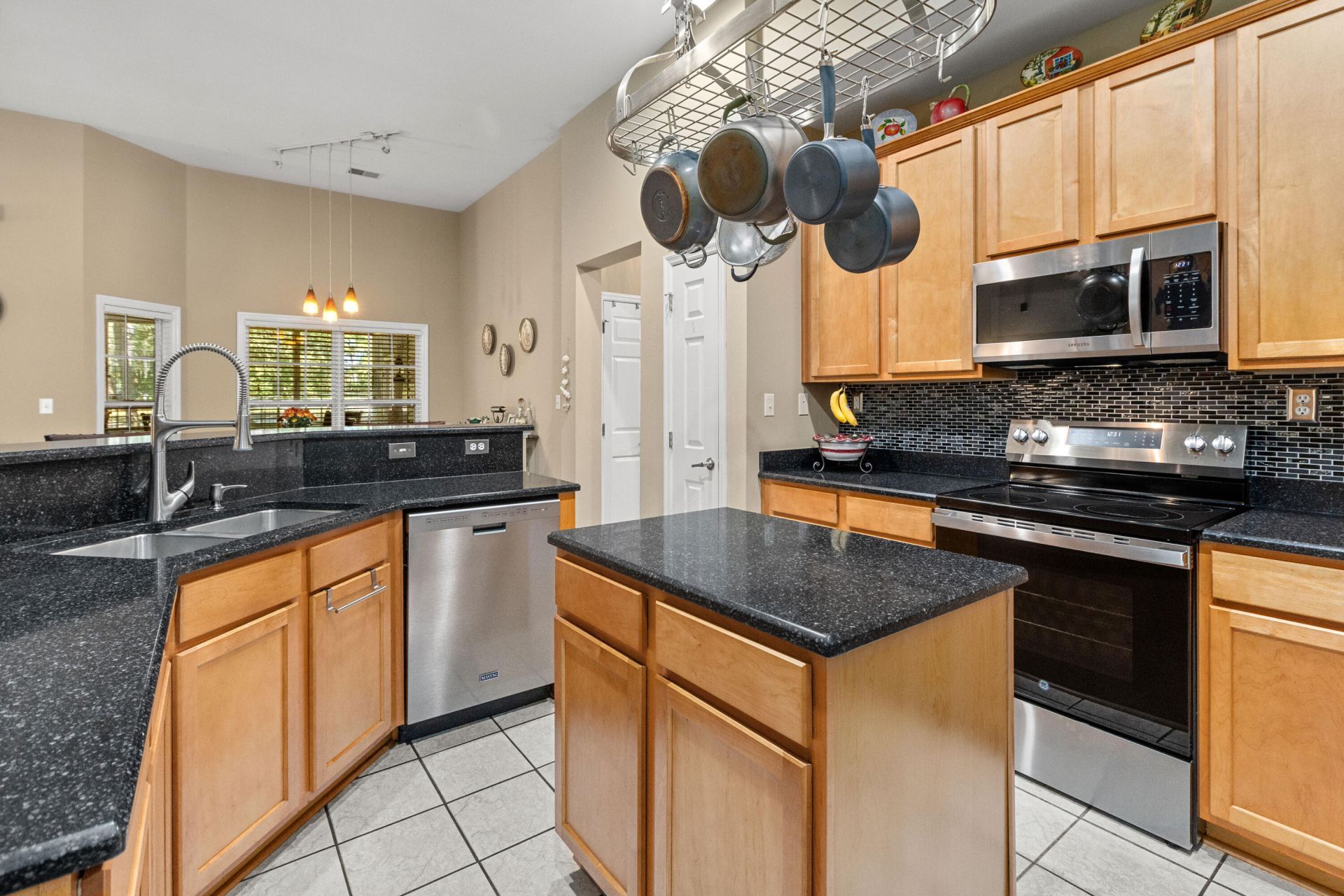 5204 Birdie Lane Photo 10