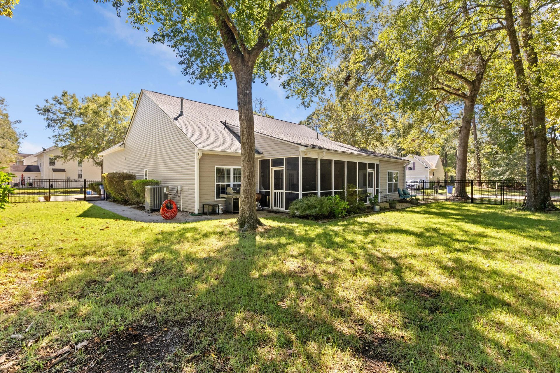 5204 Birdie Lane Photo 24