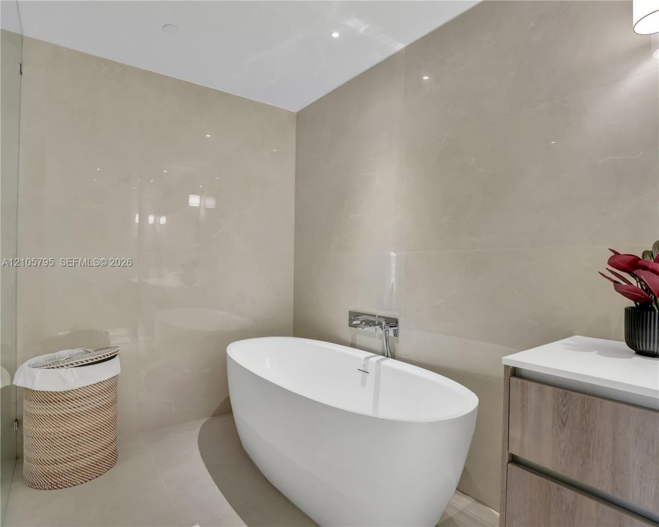 407 N Riverside Dr , Unit 202, Pompano Beach, FL 33062 Photo
