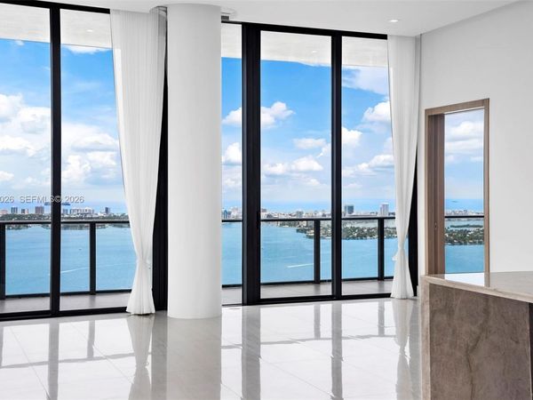 480 NE 31st St , Unit PH5204, Miami, FL 33137